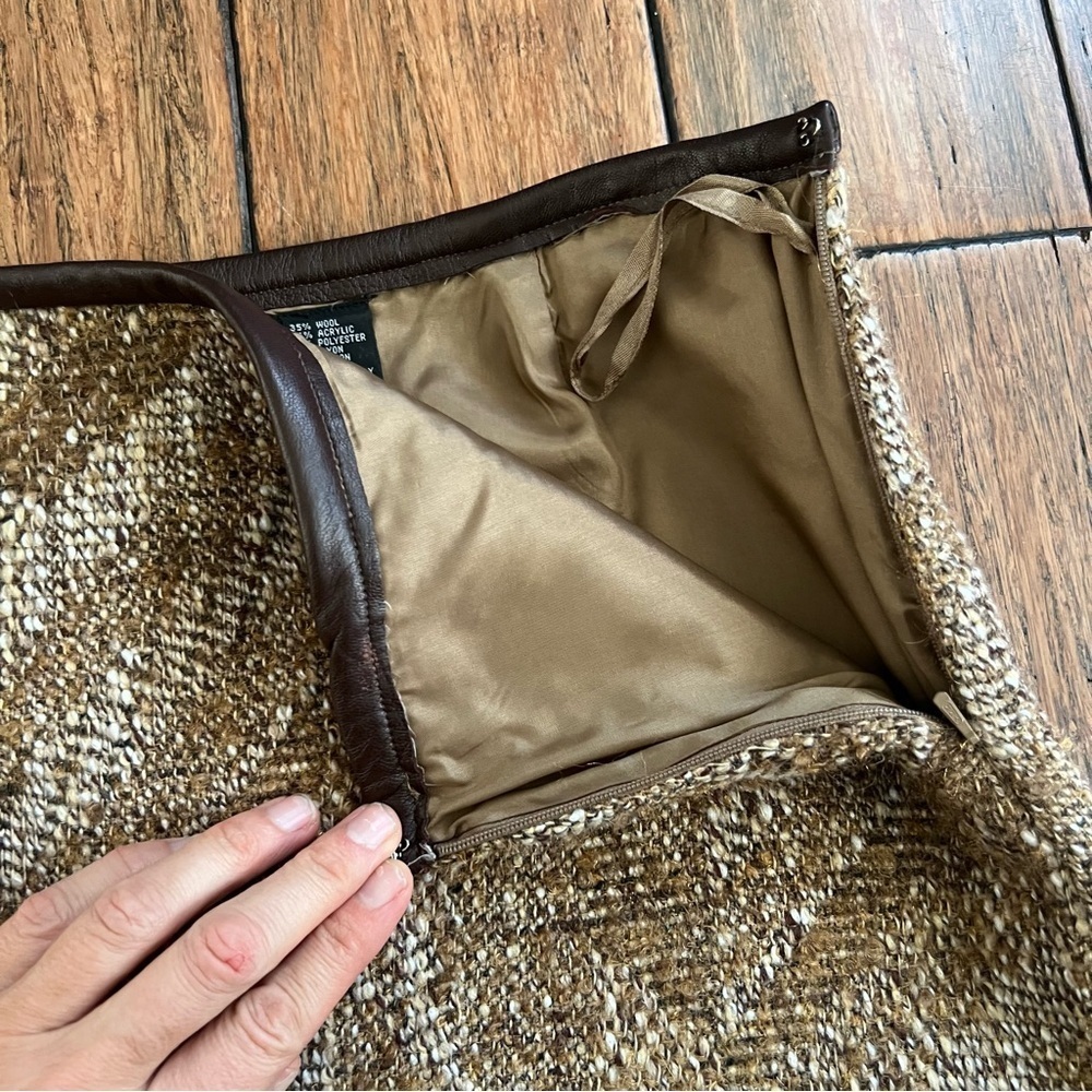 Classic Wool Tweed Mini Skirt Leather Trim 6 Gold Tan Brown Career Office Chic - Picture 9 of 14